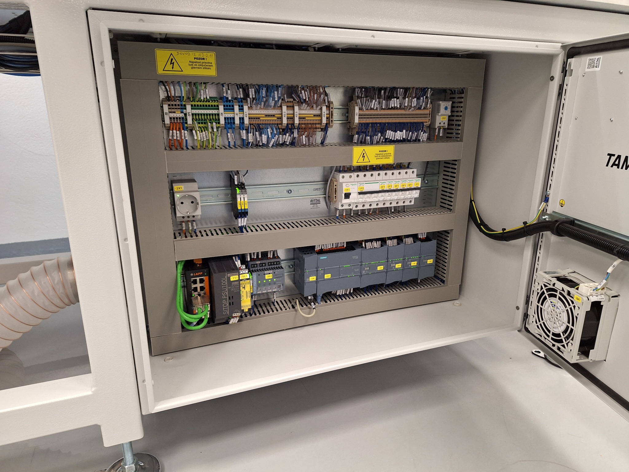 Kompaktna elektro omara TAMAS